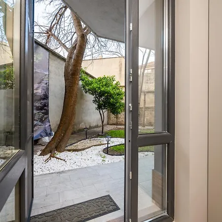 Апартаменты With Patio Close To Sea