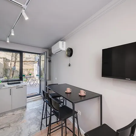 With Patio Close To Sea Appartamento Varna