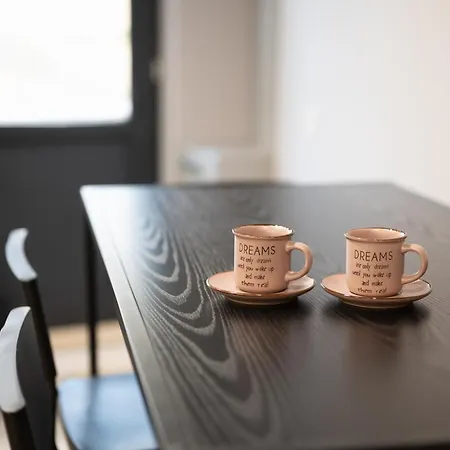 With Patio Close To Sea شقة فارنا