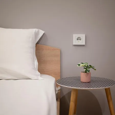 With Patio Close To Sea Apartmán *